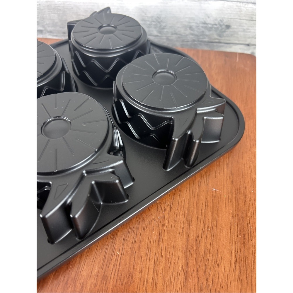 Nordic Ware Pineapple Upside Down Mini Cake Pan 6 Individual Cakes 14" 5 Cup USA - Picture 2 of 6